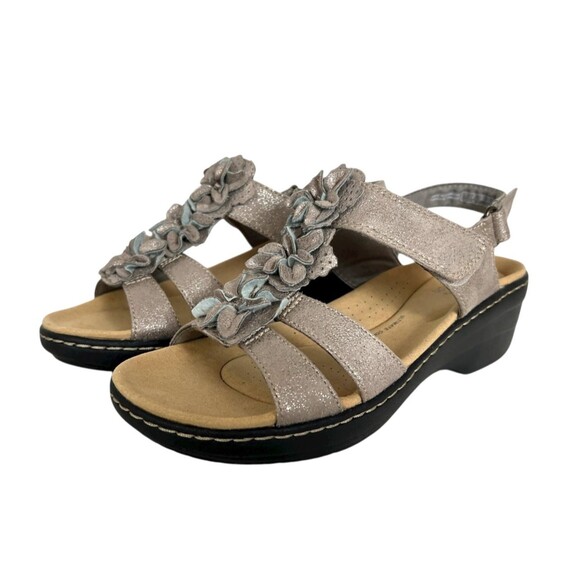 Clarks Merliah Sheryl Flower Applique Comfort Sandals  8.5  NWOB  Taupe Metallic - Picture 13 of 15